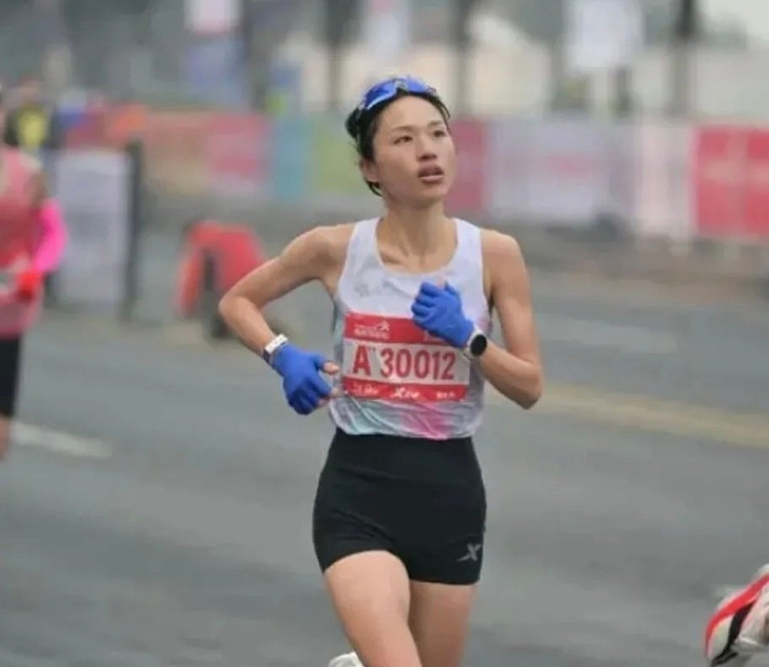 世界杯官方客户端-口碑反转！张水花辞职88天直播30场 500万人围观 粉丝18万|张水华|马拉松|柳州|奖金|冠军_新浪体育_新浪新闻